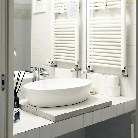 Comecasa Grazioso Loft In Crocetta Near Mangiagalli מילאנו