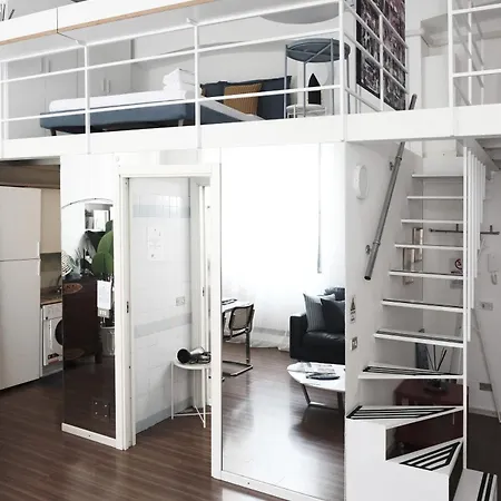 Comecasa Grazioso Loft In Crocetta Near Mangiagalli * מילאנו